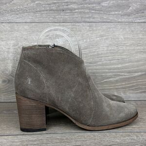 Frye Nora Women's Sz 7.5B Gray Elephant Suede Zip Heeled Ankle Boots 3479930-EPT